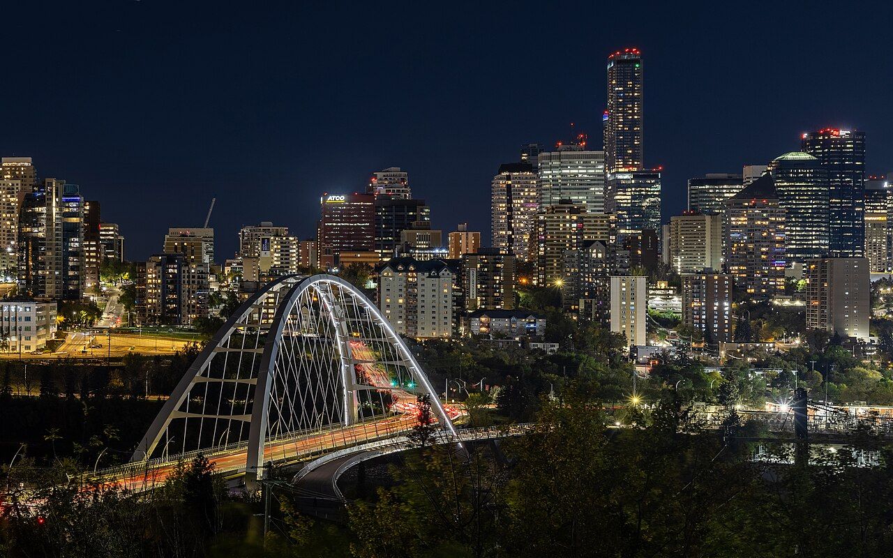 L'Alberta ordonne à Edmonton d'abroger son règlement de zonage et de restreindre la densification