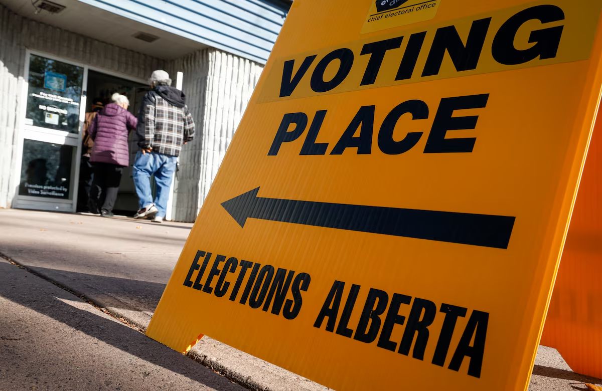 Albertans vote to stay in Canada, endorse changes to immigration and constitution