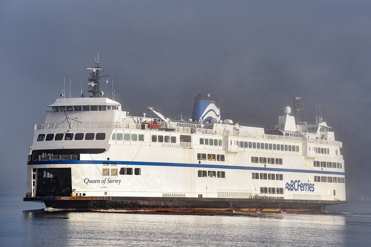 Le PDG de BC Ferries quitte son poste alors que le conseil lance une révision après l'élection