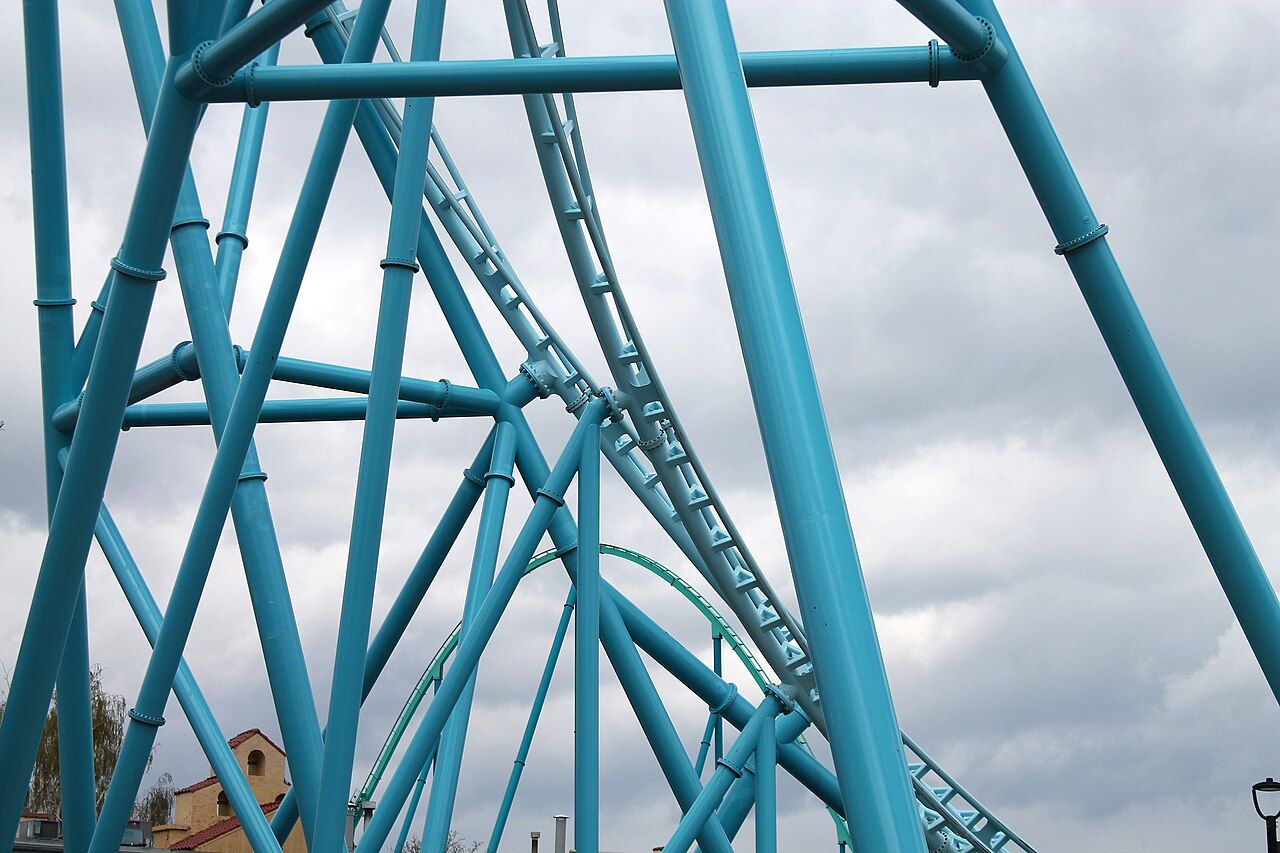 Canada's Wonderland ferme deux montagnes russes après un incident mortel dans un parc Six Flags en Géorgie
