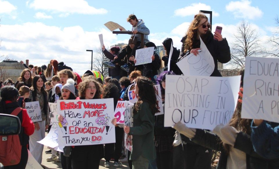 Ontario Liberals accuse Ford government of ties to career colleges barred from OSAP