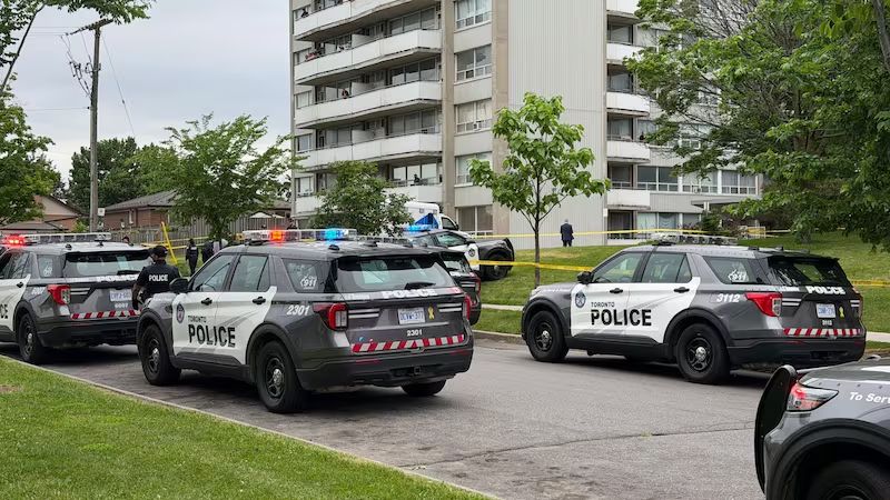 Toronto police investigate homicide after man found dead in North York apartment