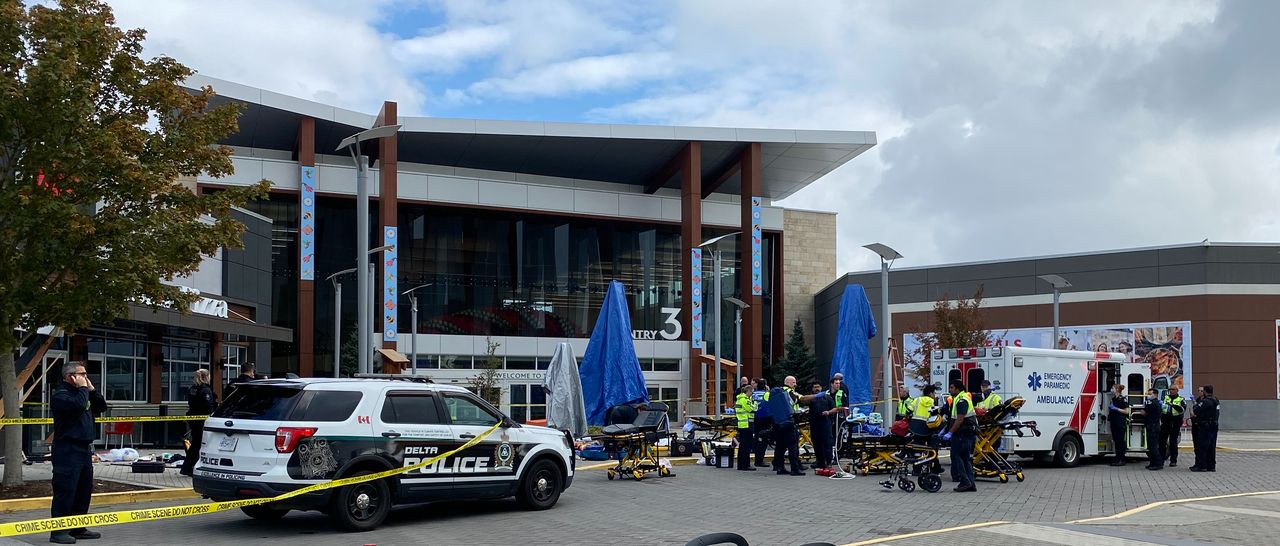 Two dead after vehicle strikes pedestrians at Tsawwassen Mills mall