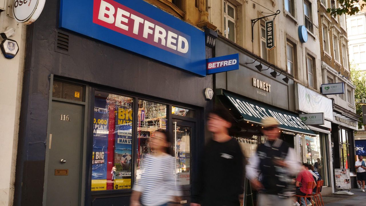 UK Gambling Market Hits £17.5bn GGY in 2025-26 as Online Growth Outpaces Retail Decline