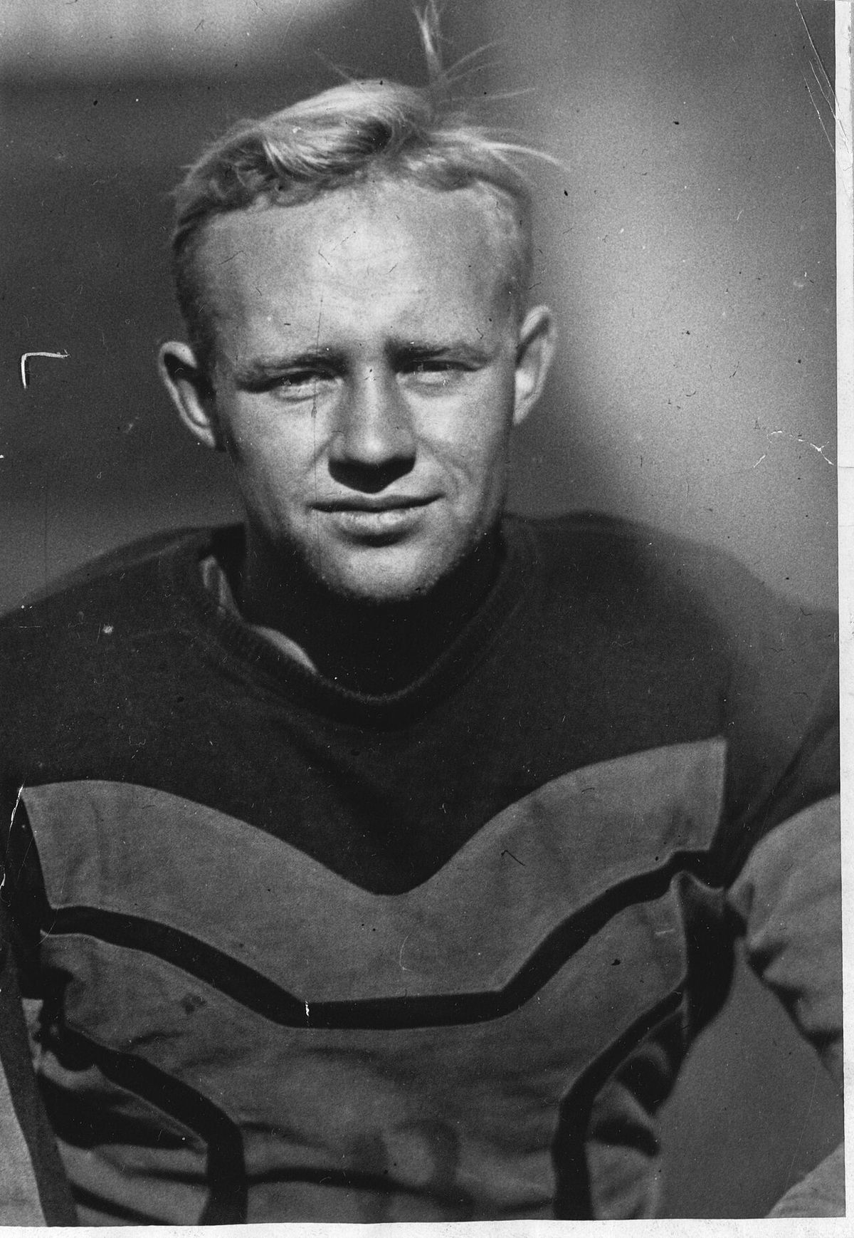 Football end for the University of Minnesota