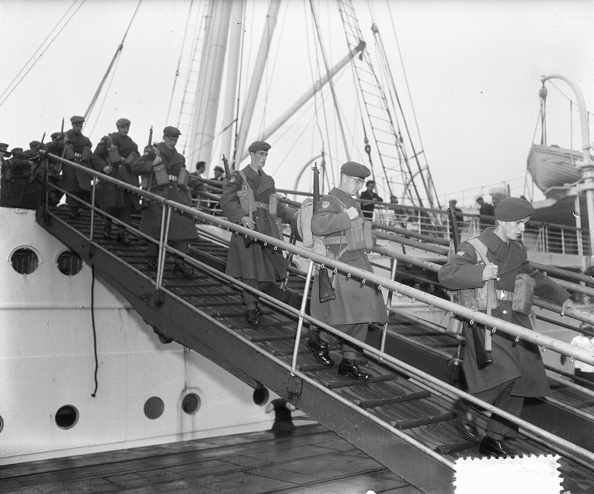 Collectie / Archief : Fotocollectie Anefo Reportage / Serie : [ onbekend ] Beschrijving : Canadese landtroepen van de 27e Infanterie-brigade