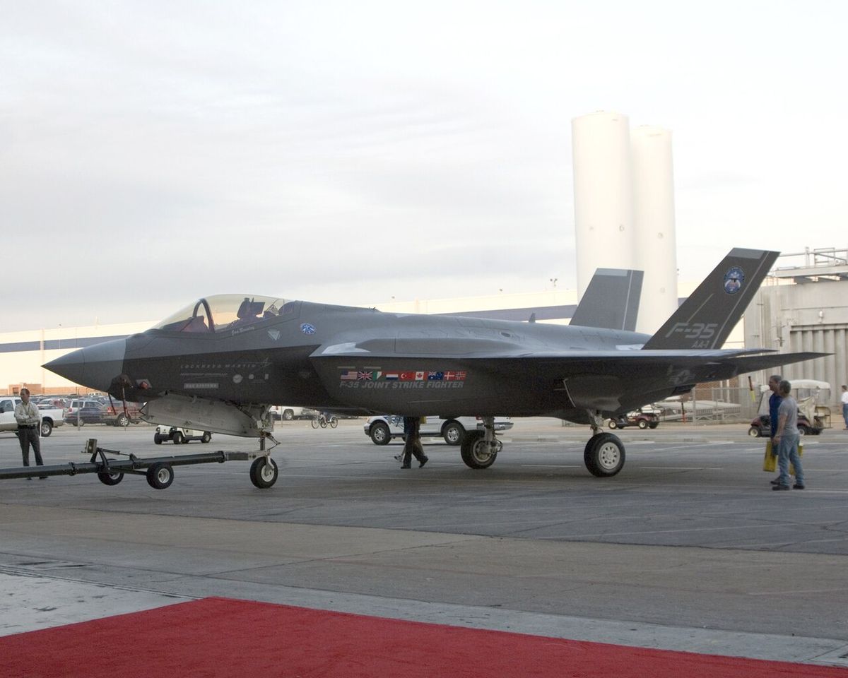 Lockheed Martin F-35 Lightning II Canadian procurement
