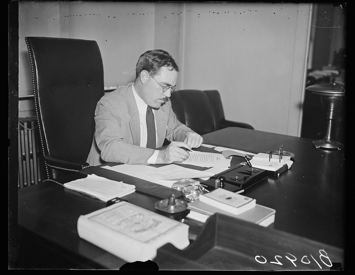 Title: Heads Bureau of Federal Old-Age Benefits. Washington, D.C. Murray W. Latimer, Director, Bureau of Federal Old-Age Benefits, Social Se