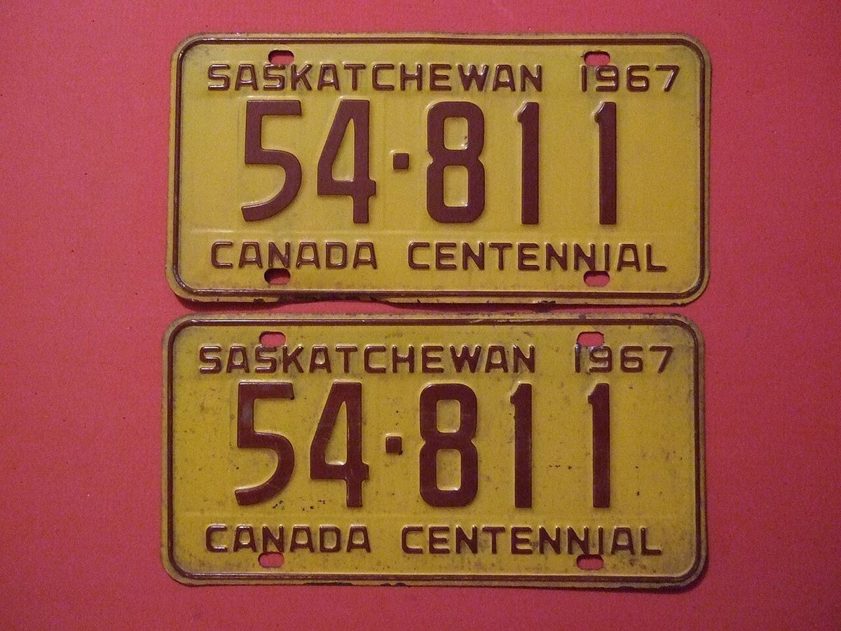 SASKATCHEWAN 1967 ---CANADA CENTENNIAL PAIR #54-811