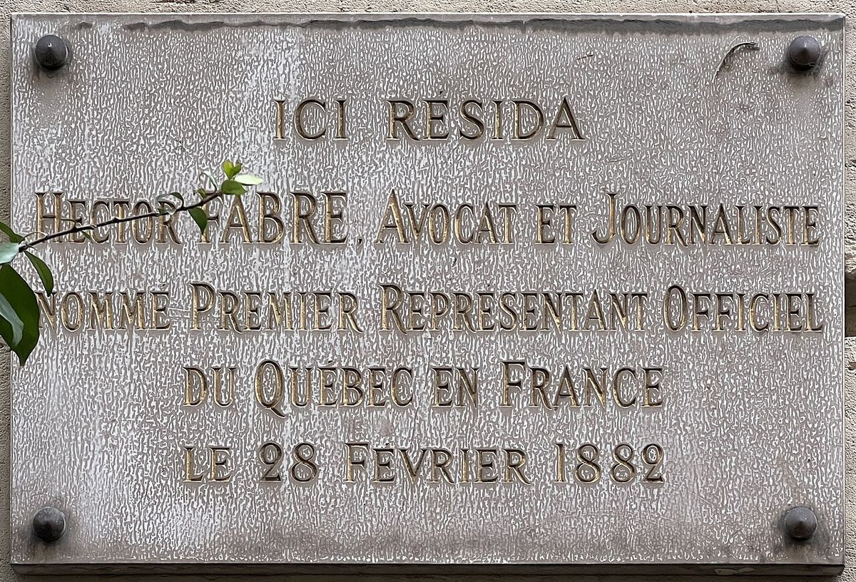 Plaque du lieu de résidence Hector Fabre, 6 rue Chabanais, Paris.