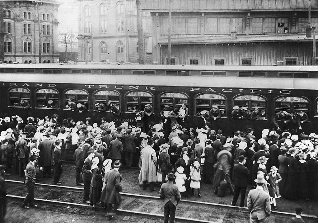 Troops leaving for war, Union Station. (Toronto, Canada).