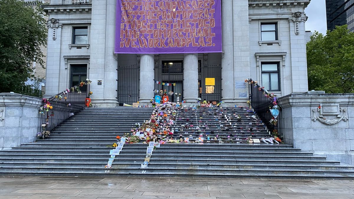 Vancouver Art Gallery community memorial to the 215 buried children discovered at Kamloops Residential School. The main memorial consists of