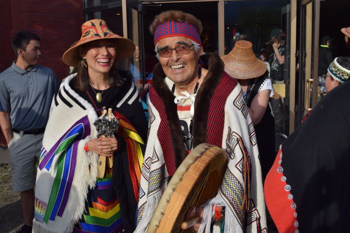 L-R: Haida lawyer gi7ahl g-udsllaay (Terri-Lynn Williams-Davidson) and master carver gud san glans (Robert Davidson)