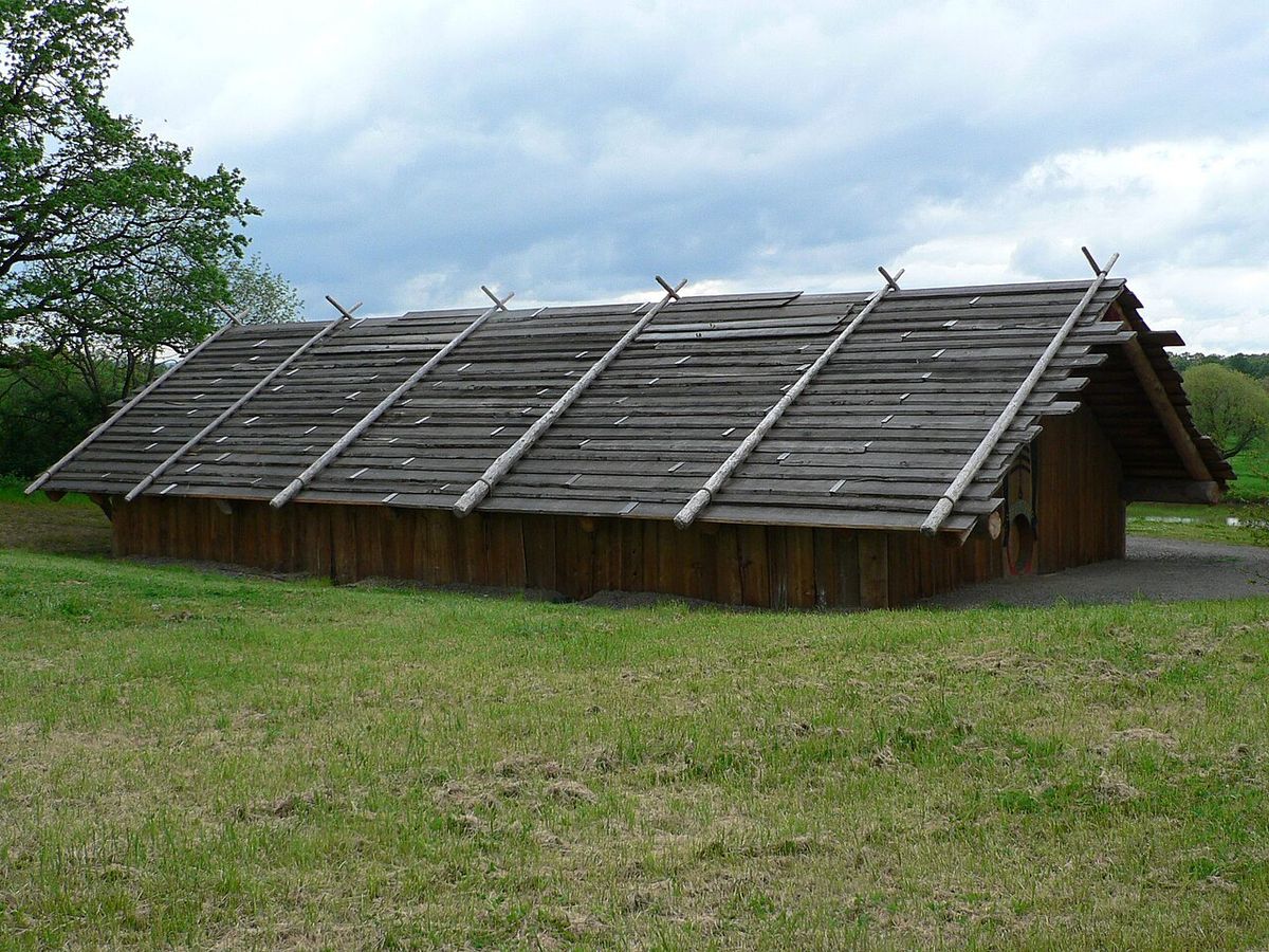 Cathlapotle Plankhouse (a 2005 full-scale replica of a Chinookan-style cedar plankhouse)