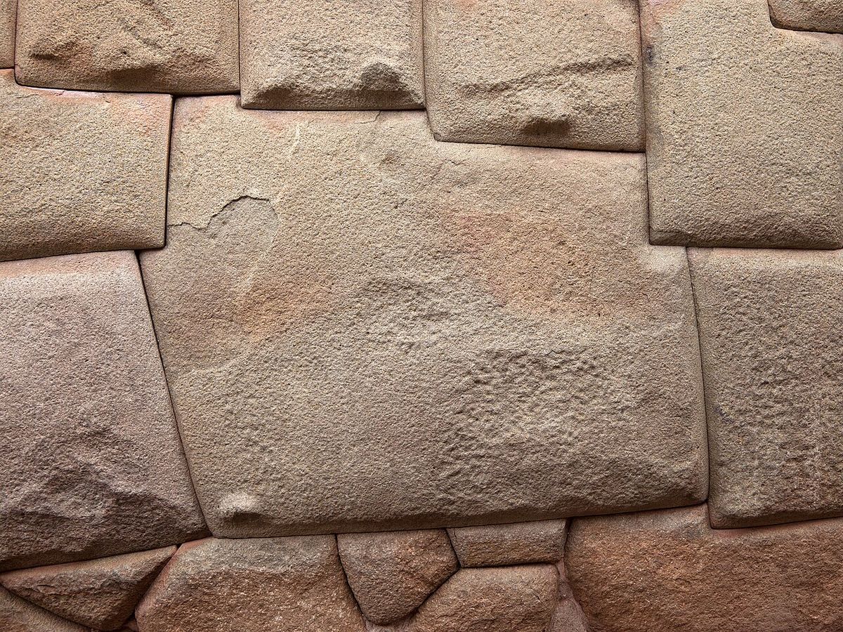 Cusco, street Hatun Rumiyoq ("the one with the big stone"), with its stone of 12 angles