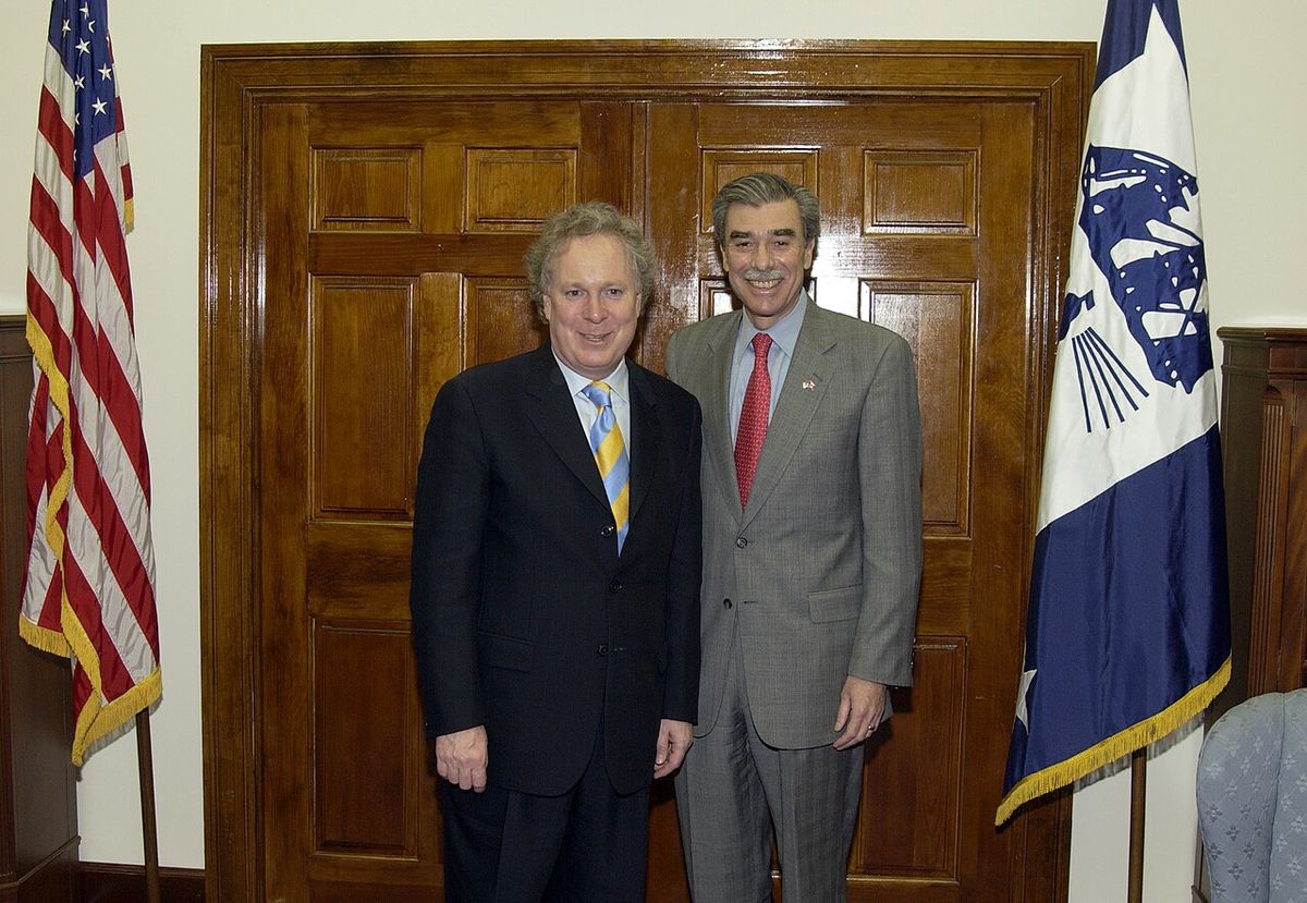[Assignment: OS_2005_1201_195] Office of the Secretary - Secretary Carlos Gutierrez with Premier of Quebec Jean Charest [40_CFD_OS_2005_1201