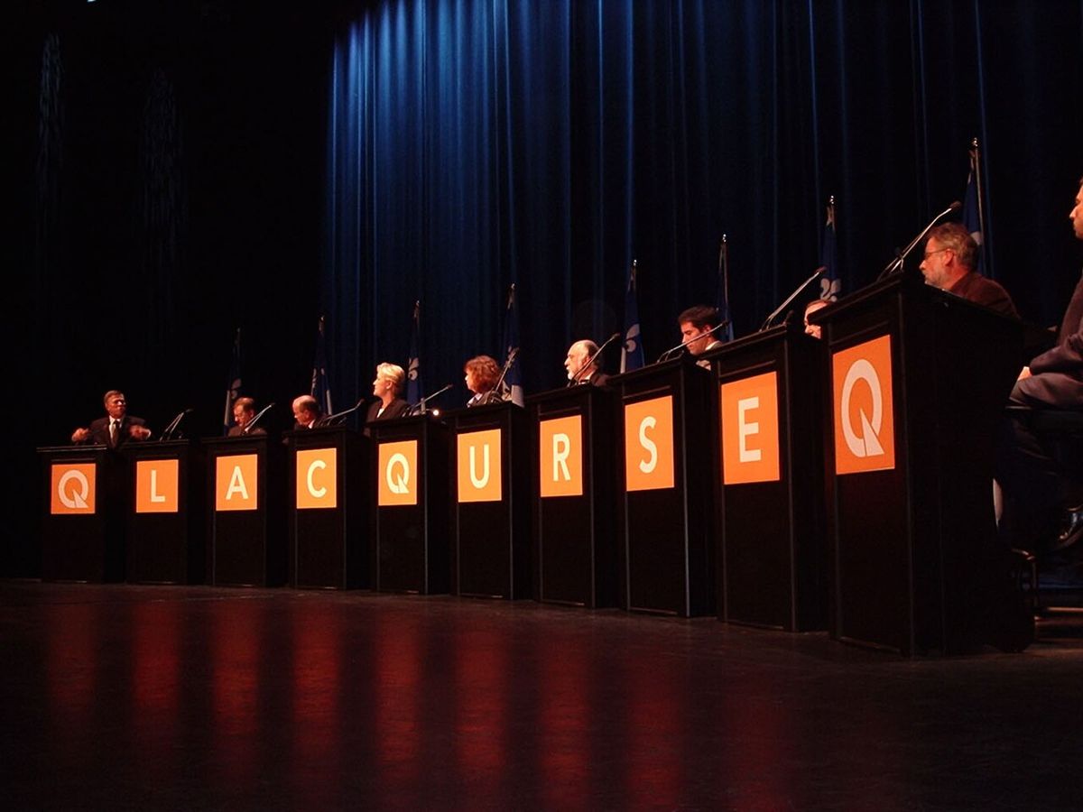 Picture of the Quebec City public debate during the Parti Québécois leadership election, 2005. Taken by Benoît Rheault, Liberlogos.