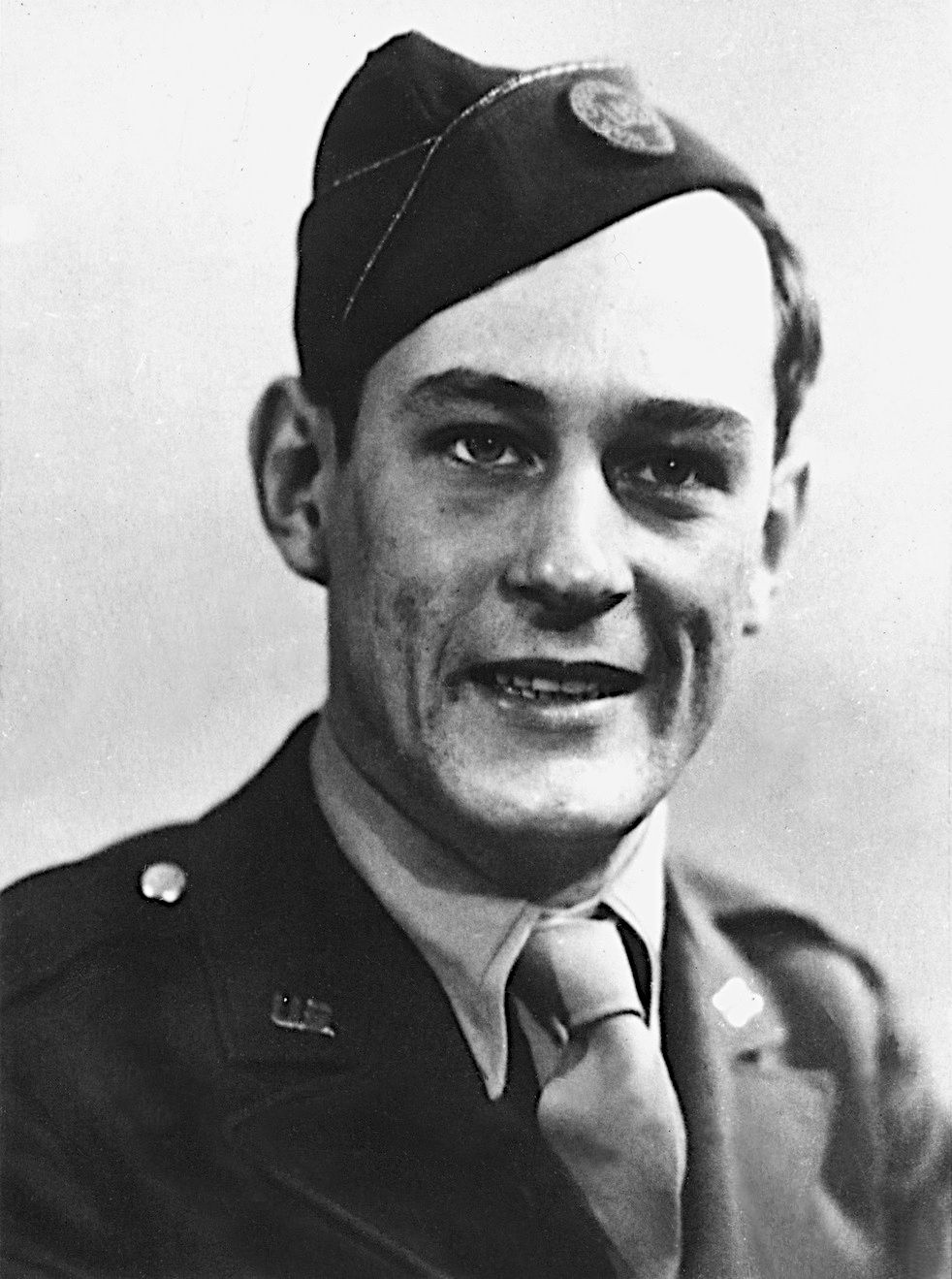 en:René Lévesque (1922-1987) serving during World War II with the United States Office of War Information